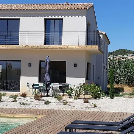 Maison Contemporaine Au Paradou. Piscine. * Paradou