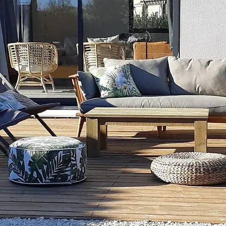 Villa Maison Contemporaine Au Paradou. Piscine.